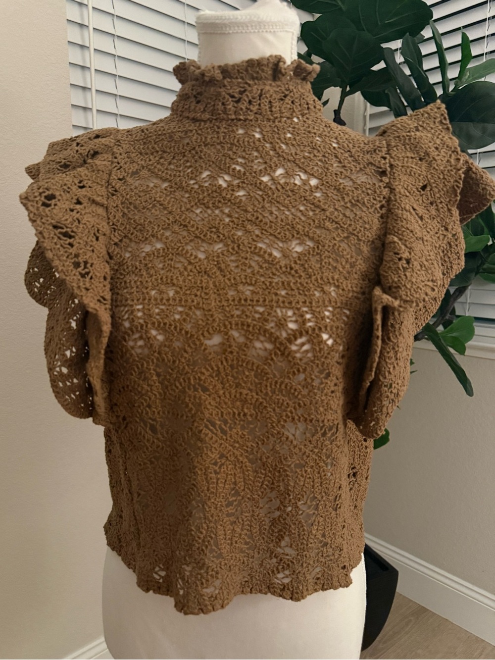 ZARA Crocheted Brown Lace Ruffle Sleeve Top size M